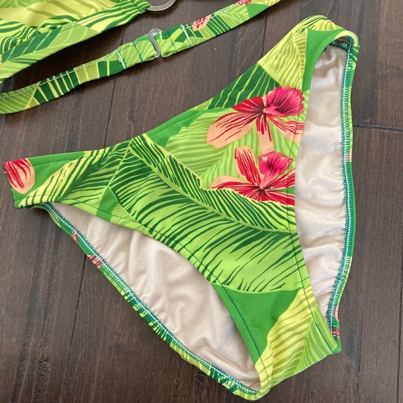 Niki Wior Two Piece Tropical Bikini - Picture 2 of 7